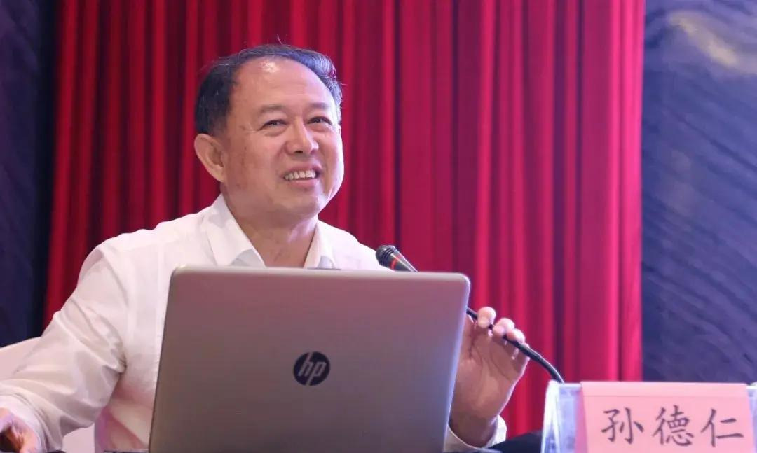 孙德仁·著名少儿推拿专家